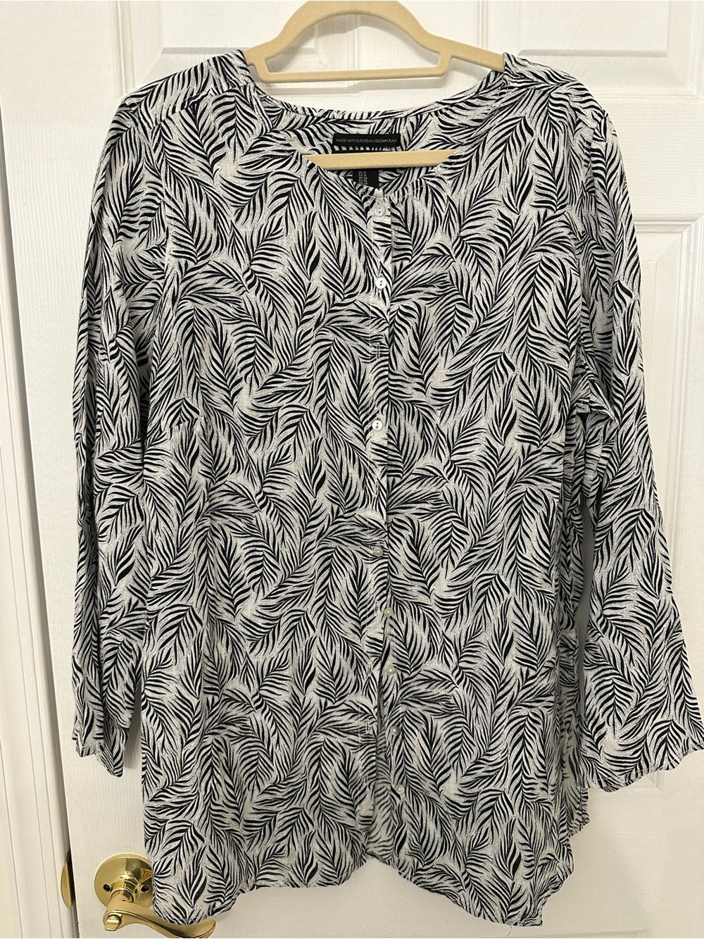 Tahari Black and White Leaf-Print Button Down Shirt